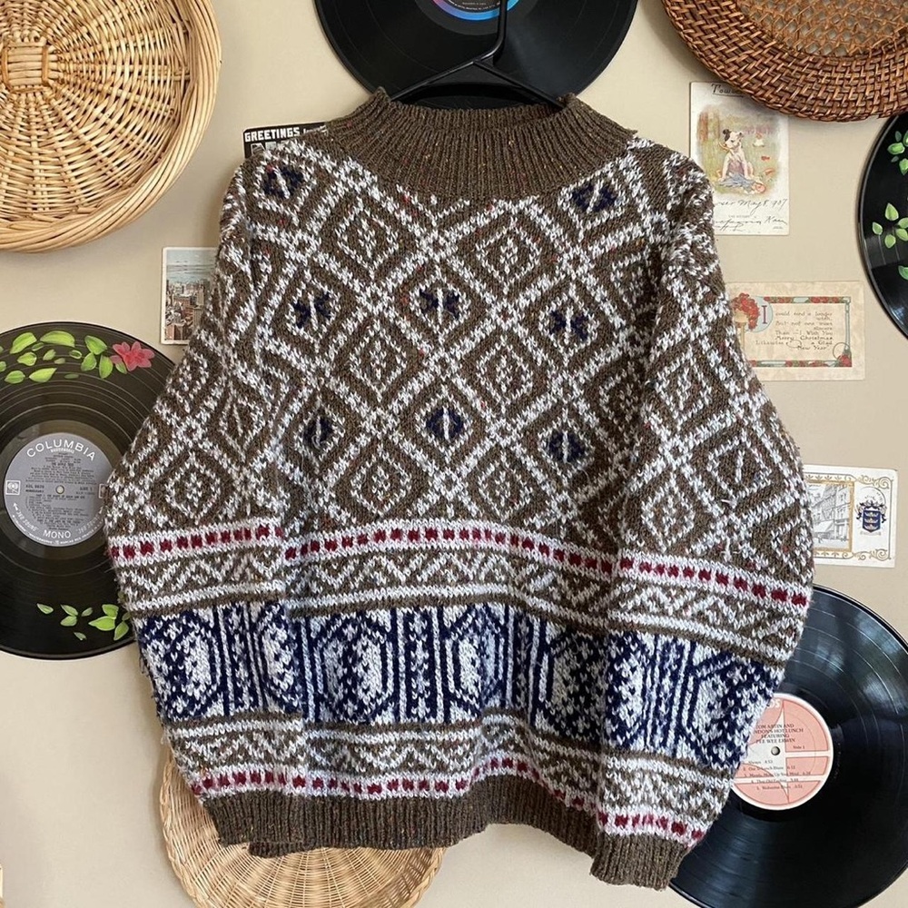 American Vintage Brown and White Patterned Turtleneck Sweater